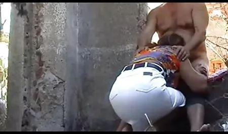 نوجوان هوج یک دیک پیر داستانهای خانوادگی شهوانی را می خورد و دمار از روزگارمان درآورد