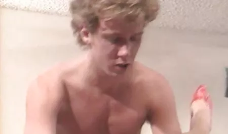 اولین بار در تعطیلات. سکس با زن همسایه شهوانی