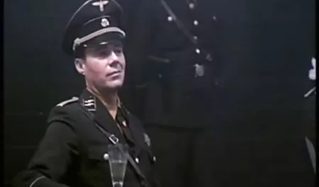 MILF Busty شهوانی داستان تصویری lezdom با نوجوان خردسال بازی می کند