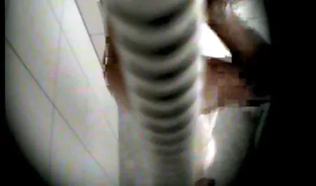 او گالری داستان شهوانی عاشق خود را دارد.