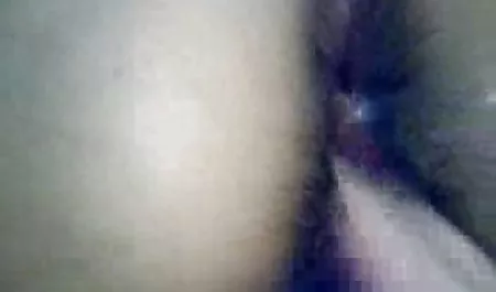 شلخته بریتانیا MILF شلغم شلوارک که توسط 6 بچه کون سکسی شهوانی باند زده است