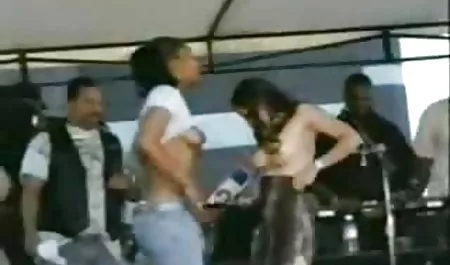 چاق قرمز سکسی و شهوانی