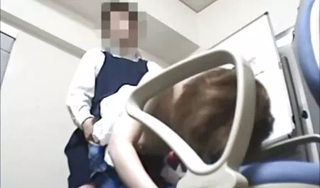 گیلاس سیاه کس وکون شهوانی خوش شانس خوردن خروس کلودیو