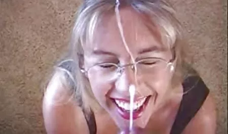 زن موی کوتاه سکس با زن همسایه شهوانی لعنتی و بانگ زد