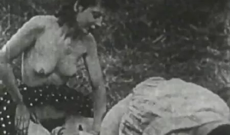 Strapon از Cougar برای داستان جدید شهوانی یک بچه گربه زیبا. P & I