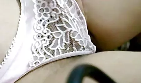 دختر داغ داستان کارتونی شهوانی لعنتی توسط سه پسر