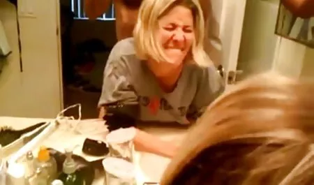 لباس لاتکس سکسی در ملاء عام کوس وکون شهوانی در بیرمنگام