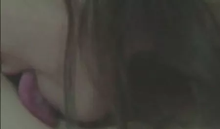 بوستانی لانا شهوت خواهرزن شهوانی می خورد برای یک خروس سیاه