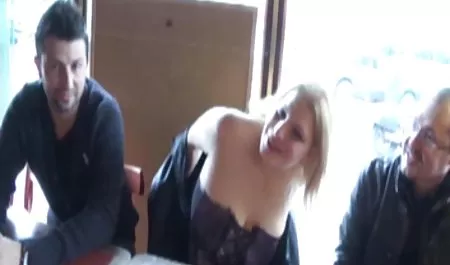 Nubile داستانهای گی شهوانی Films - ماساژ وابسته به عشق شهوانی منجر به کثیف شدن صورت می شود