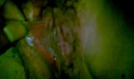 دست من در حال حفاری الاغ بهار خانم شهوانی Jizzed